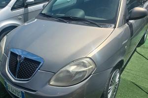 Lancia y anno 2011 euro 5