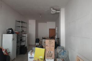 Locale commerciale in via Montegrappa-Bari