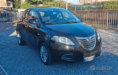 Lancia Ypsilon 1.2 benzina - neopatentati 