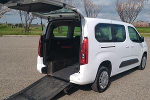 Opel trasporto disabili 