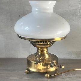 Lampada da tavolo svedese in ottone