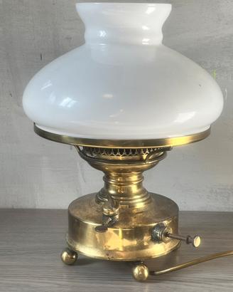 Lampada da tavolo svedese in ottone