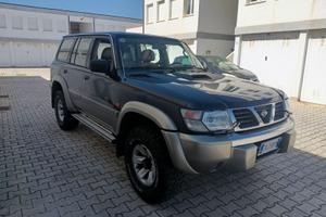 Nissan Patrol GR Y61 3.0 passo lungo