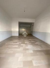 MULTILOCALE A BAIANO