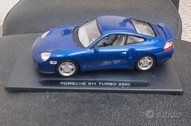 Modellini auto Porsche 911 Turbo 2000