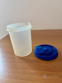 Contenitore Tupperware ermetico a beccuccio