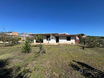 CASA INDIPENDENTE A MINTURNO