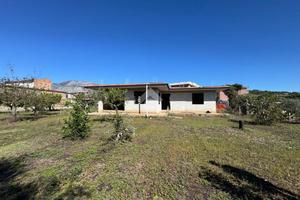 CASA INDIPENDENTE A MINTURNO