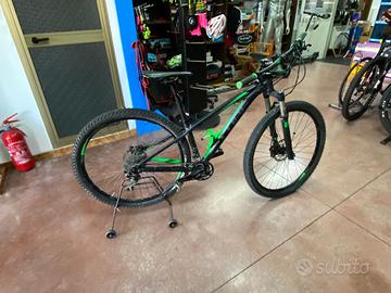 Bicicletta mountain bike cube