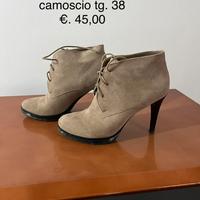 Stivaletto con tacco