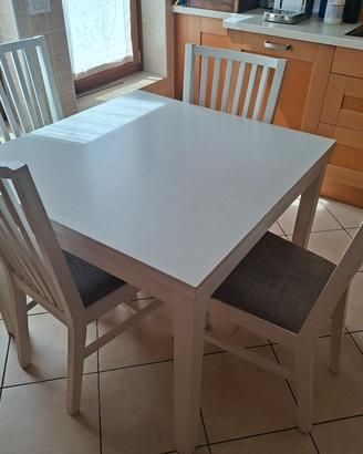 tavolo estensibile e 4 sedie