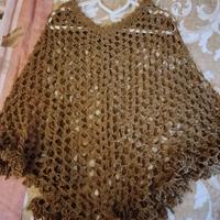 Poncho all'uncinetto 