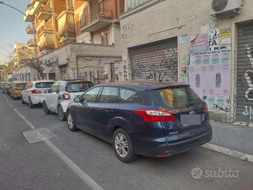Ford Focus station wagon 