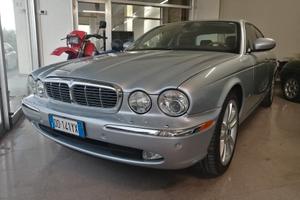 Jaguar XJ 2.7 D V6 cat Executive