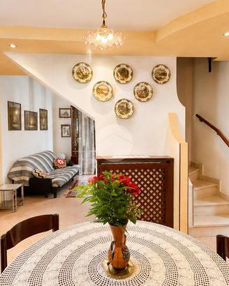 CASA SEMINDIPENDENTE A CERVENO