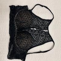 top/ reggiseno in pizzo nero
