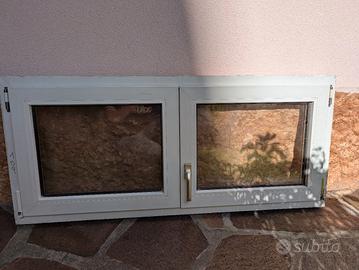 Finestra Usata in PVC Bianca, 2 Ante - Doppi Vetri