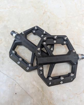 pedali Shimano flat