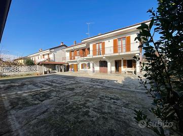 BIFAMILIARE A CRESCENTINO