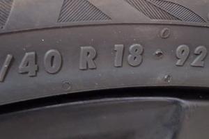 Gomme estive con cerchioni  225/40 R18- 92 T