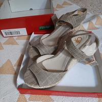 sandali con zeppa Benetton 