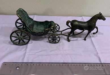 Carrozza con cavallo