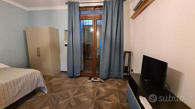 Monolocale arredato Napoli centro