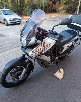 Honda Transalp 700 