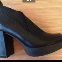 Scarpe di pelle usate una volta