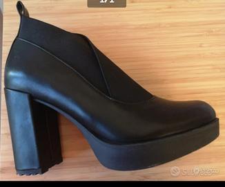 Scarpe di pelle usate una volta