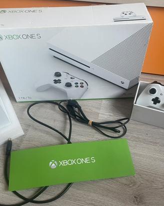 Xbox one s 1tb con giochi aggiuntivi a scelta