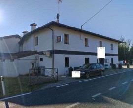 Negozio a Torreano