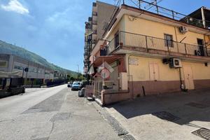 MONOLOCALE A NAPOLI
