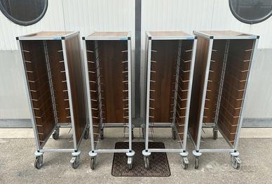 Carrello porta vassoi