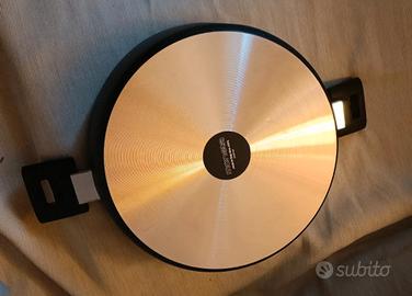 Tegame Moneta, padella, 4 piatti e posate