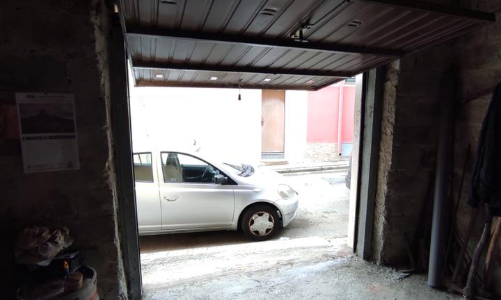 Casa indipendente con garage e giardino