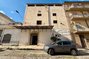 Fabbrica a Partinico, Via Larga