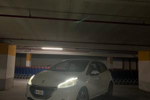 Peogeot 208 Full optional.