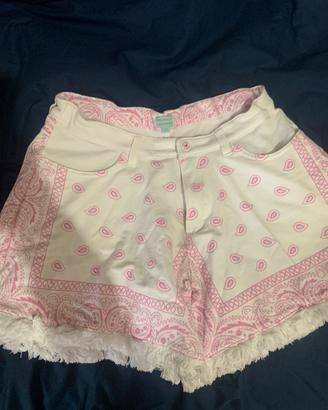 pantaloncini buanchi e rosa