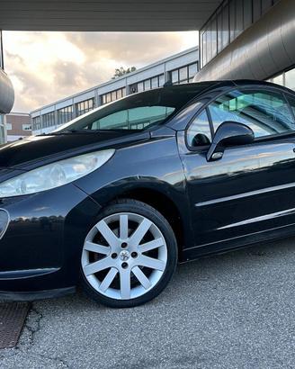 PEUGEOT 207 1.6 HDi 110CV CC Féline