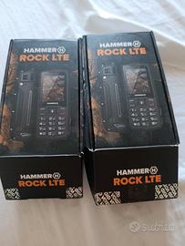 Due telefoni Hammer Rock LTE