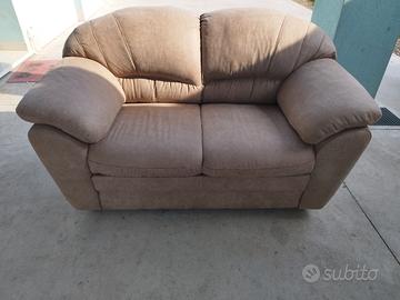 divano a 2 posti 