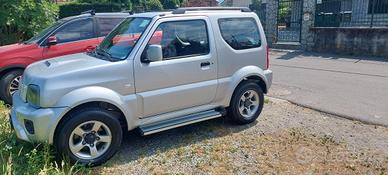 auto 4x4 Suzuki Jimmy