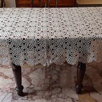 Tappeto ad uncinetto da tavolo