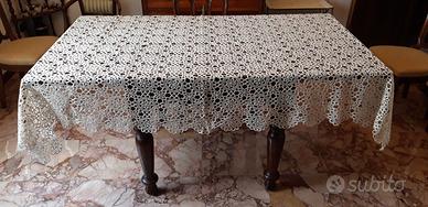 Tappeto ad uncinetto da tavolo