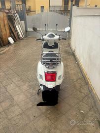 Vespa 300 gts