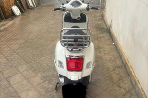 Vespa 300 gts