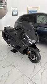 Yamaha T Max 560