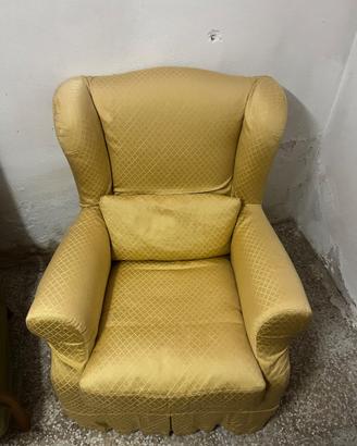 Poltrona Classica Imbottita con Cuscino Lumbare – 