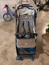 Passeggino duo marca joie tipo yoyo.